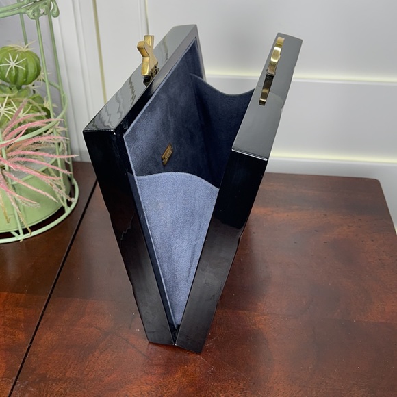 Kayu Kiss Clutch - Picture 8 of 14